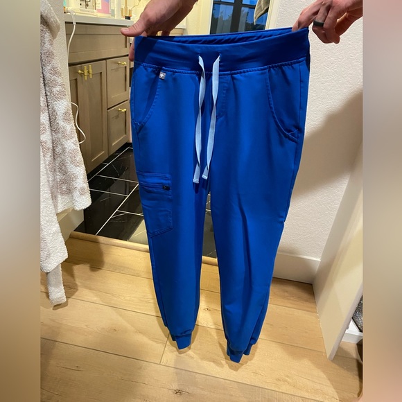 COPY - Figs scrubs - Picture 3 of 5